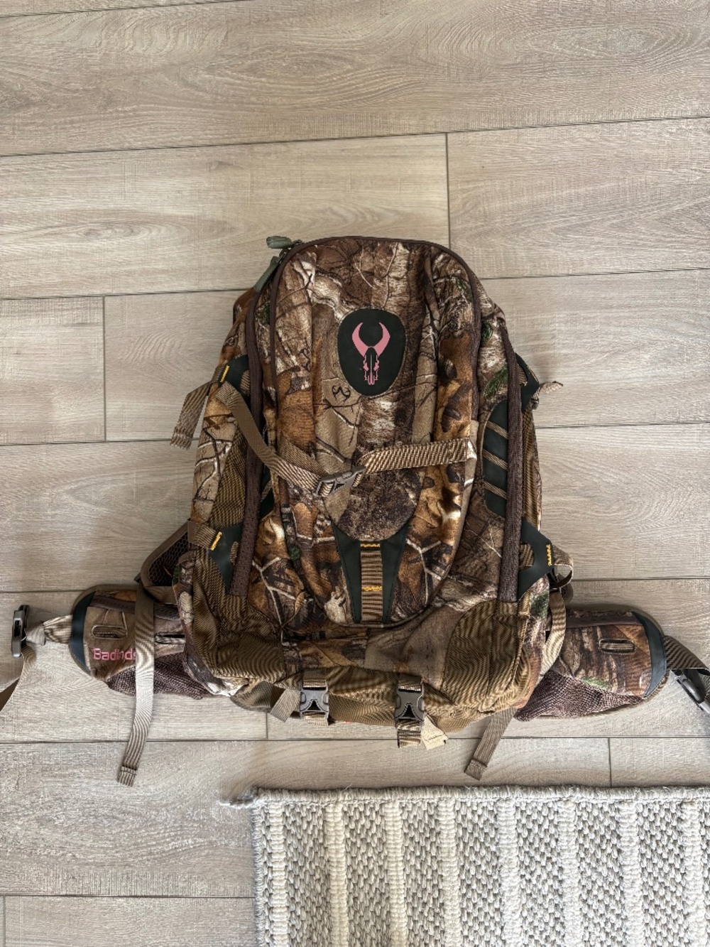 Badlands hunting pack for women